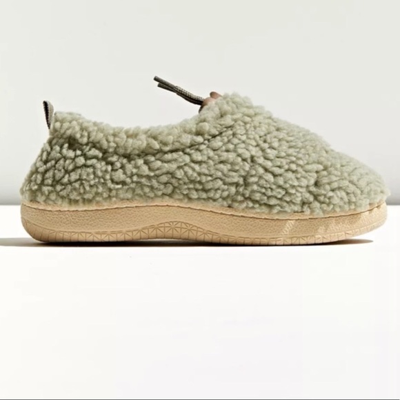 urban outfitters slippers